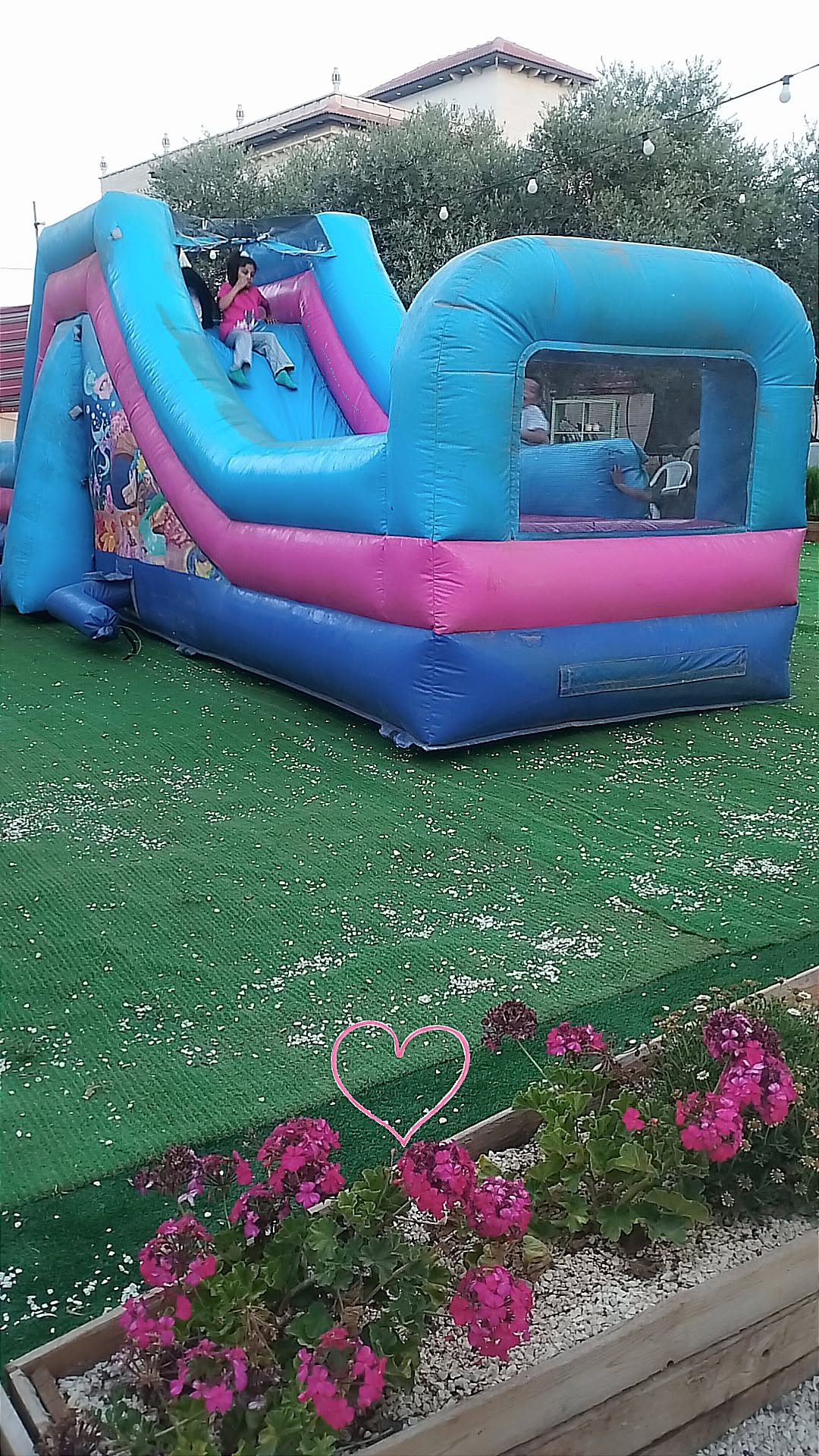 Happy Land - صورة 2