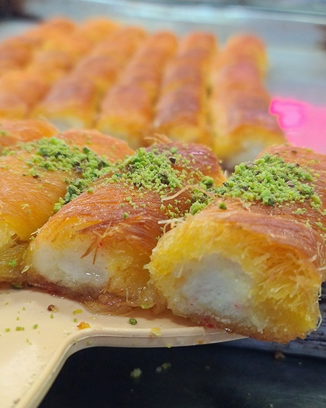 مطعم وحلويات سامر samer sweets & restaurant - صورة 1